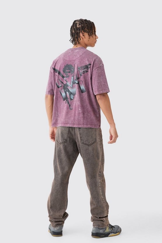 Kastiges Oversize T-Shirt mit Acid-Waschung und M-Print