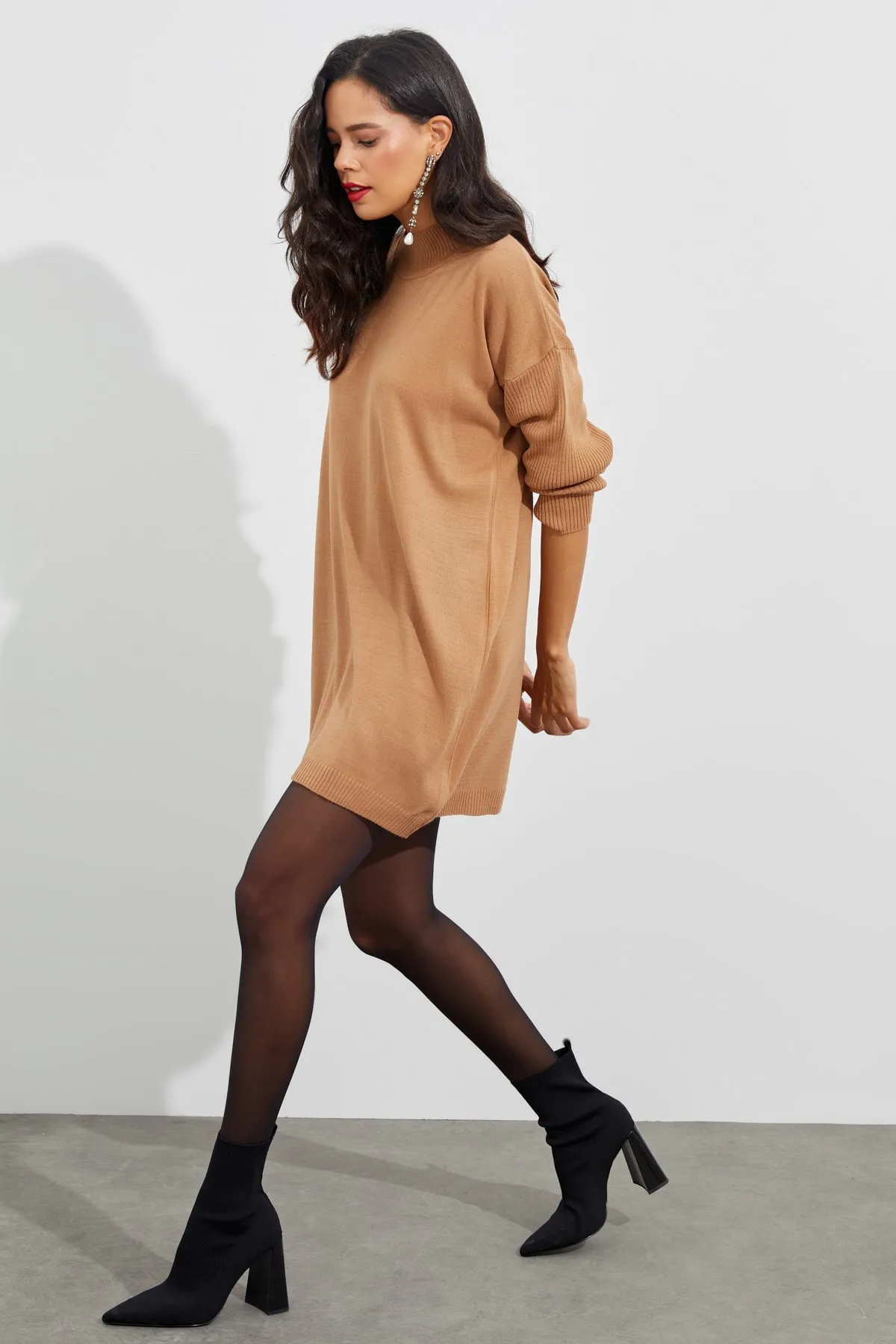 Cool & Sexy  Kamelfarbene Stricktunika für Damen YV110