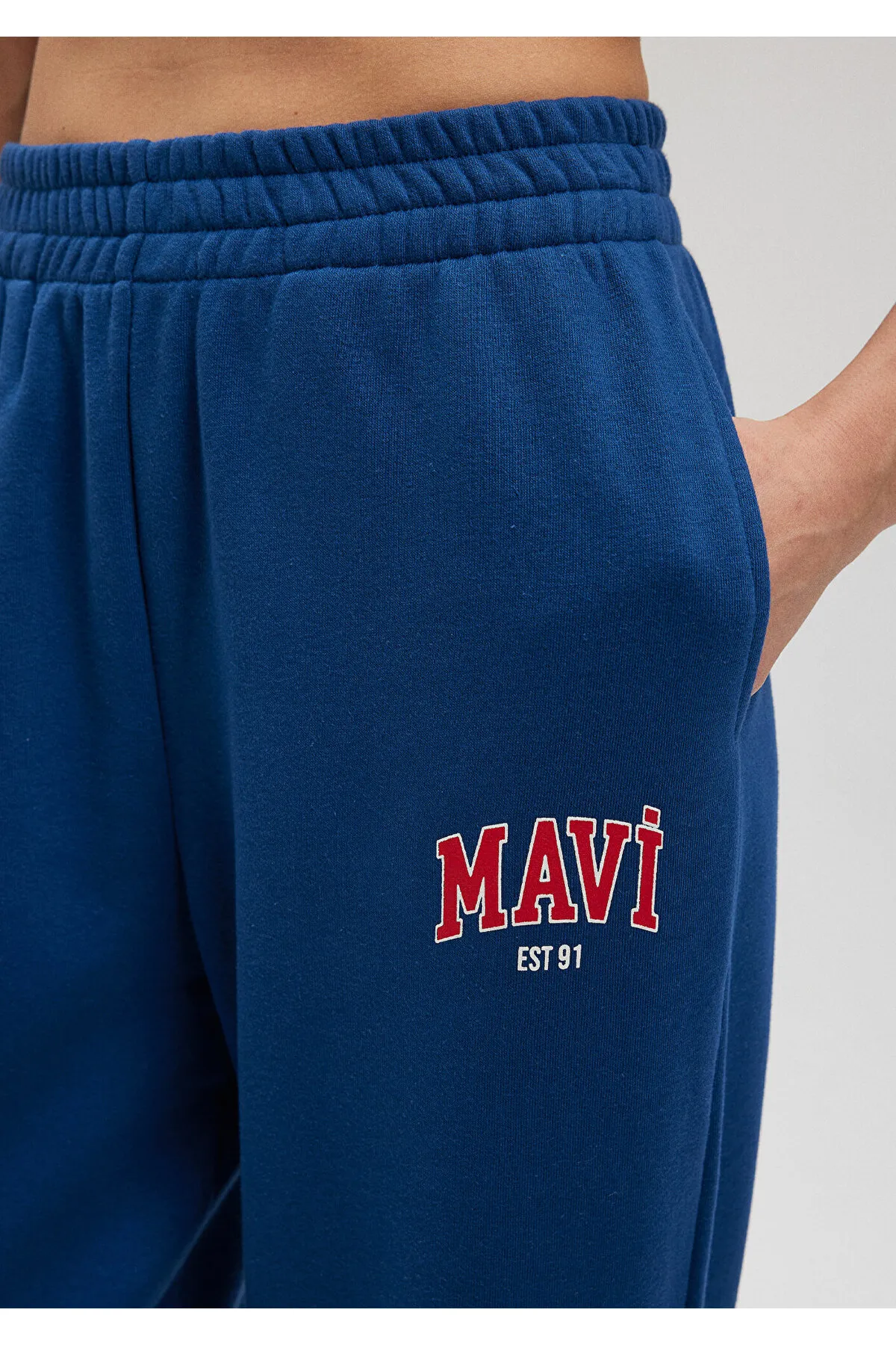 Mavi  Marineblaue Jogginghose mit Logo-Print1010757-82625