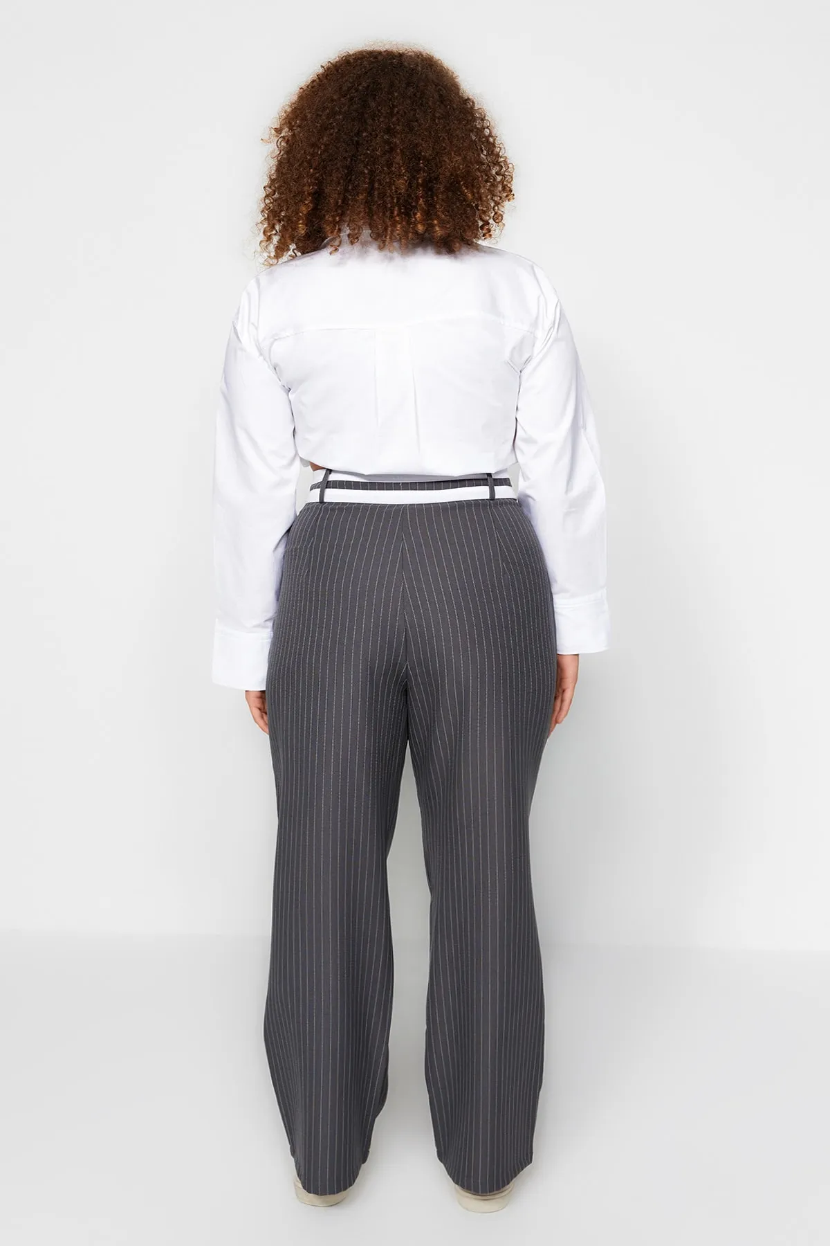 Trendyol Curve  Anthrazitfarbene, gestreifte Webhose TBBSS23AR00032