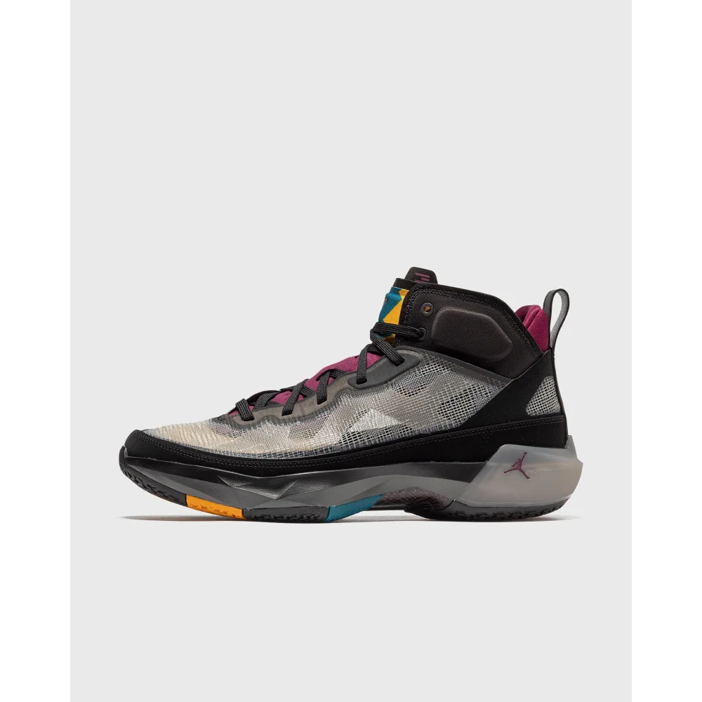 NIKE JORDAN XXXVII DD6958-001 / schwarz