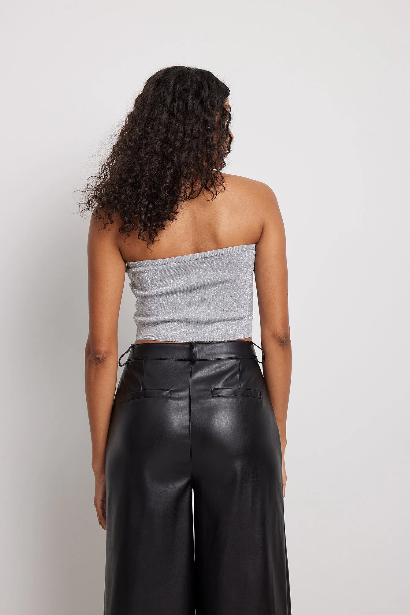 Bandeau-Oberteil aus Glitzerstrick