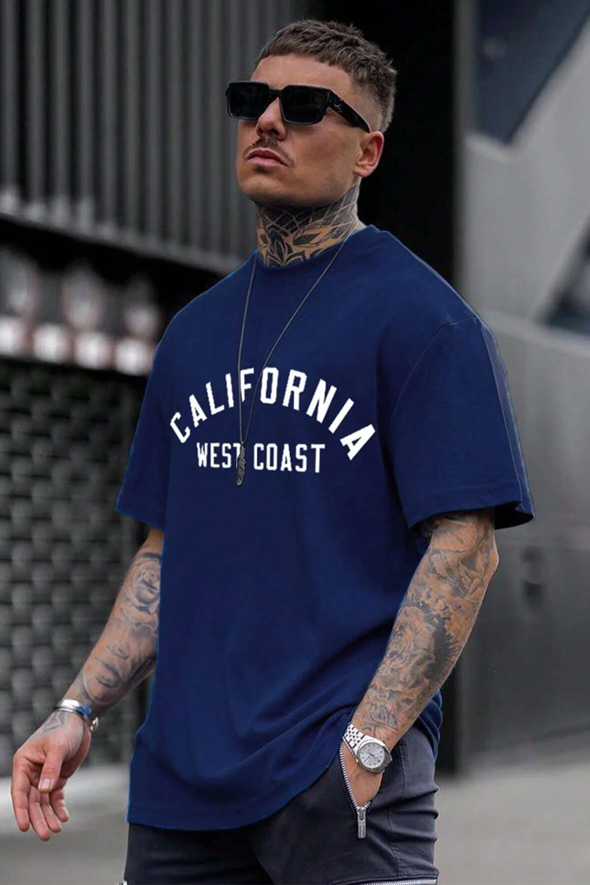 uyguntarz  Unisex-Übergroßes T-Shirt mit West Coast-Print