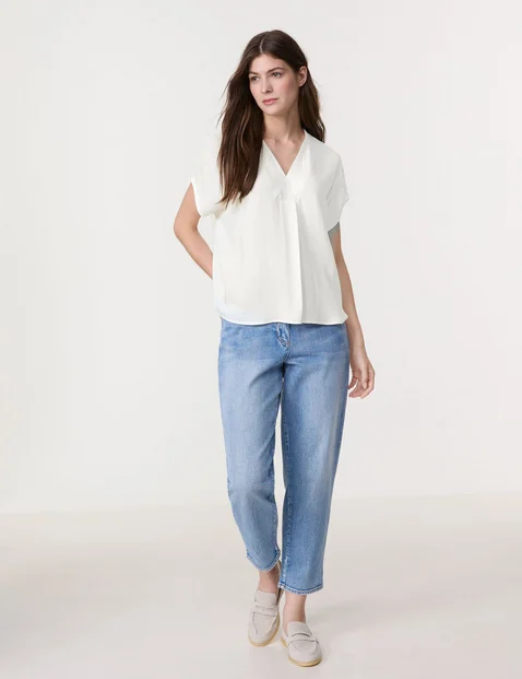 Fließendes Blusenshirt mit Faltendetail