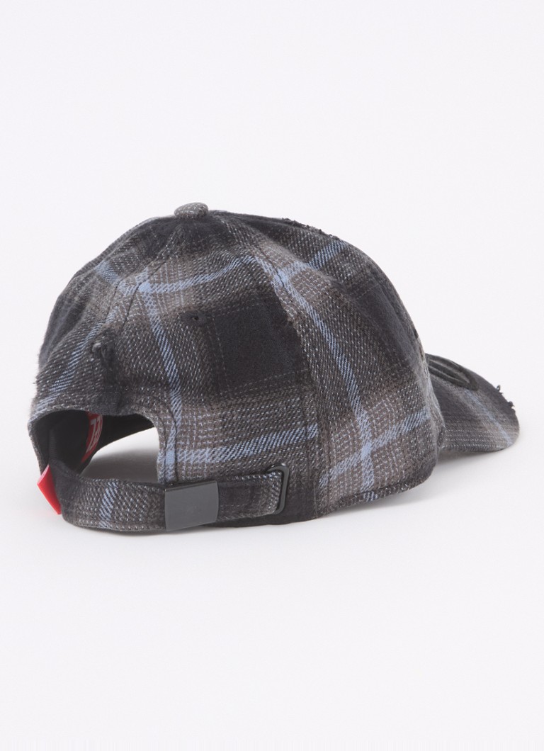 Diesel C-Harles cap with grille design and destroyed finish