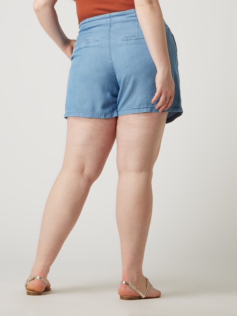 PLUS SIZE Shorts aus Lyocell Modell 'Mia' in hellblau