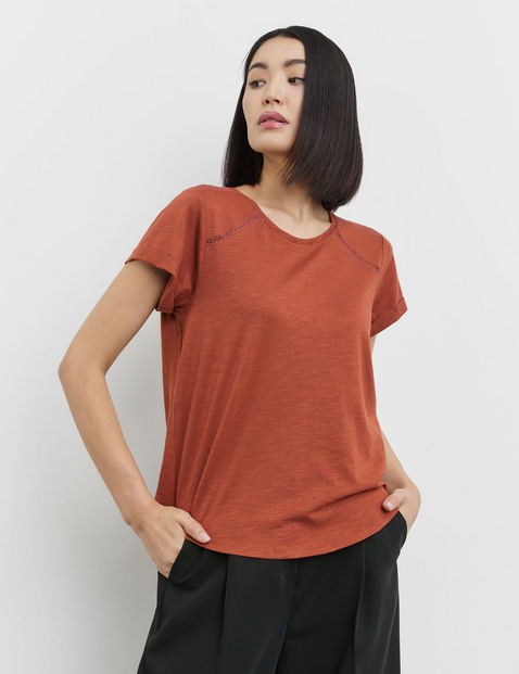 T-Shirt mit Häkelspitzen-Details