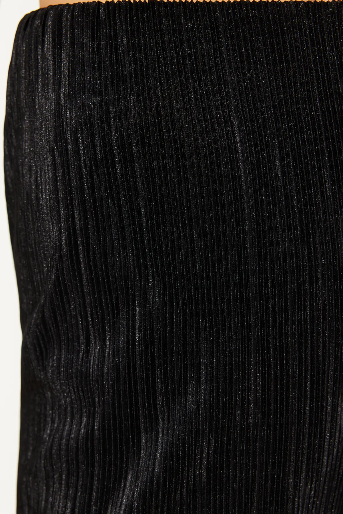 Trendyol Collection  Schwarze Stretch-Strickhose mit Bügelfaltenfutter TWOSS24PL00033