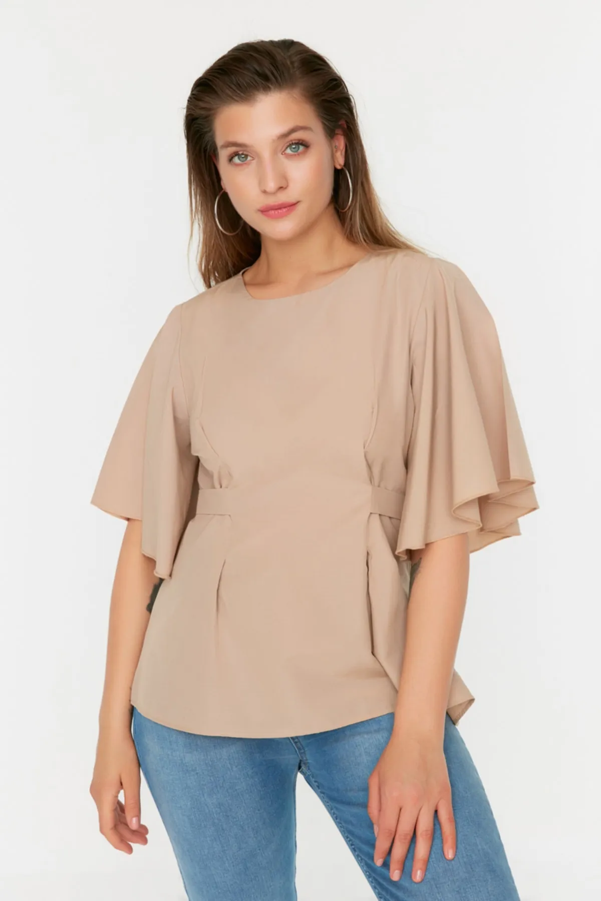 Trendyol Curve  Beigefarbene Bluse mit Krawattendetails TBBSS22BZ1316