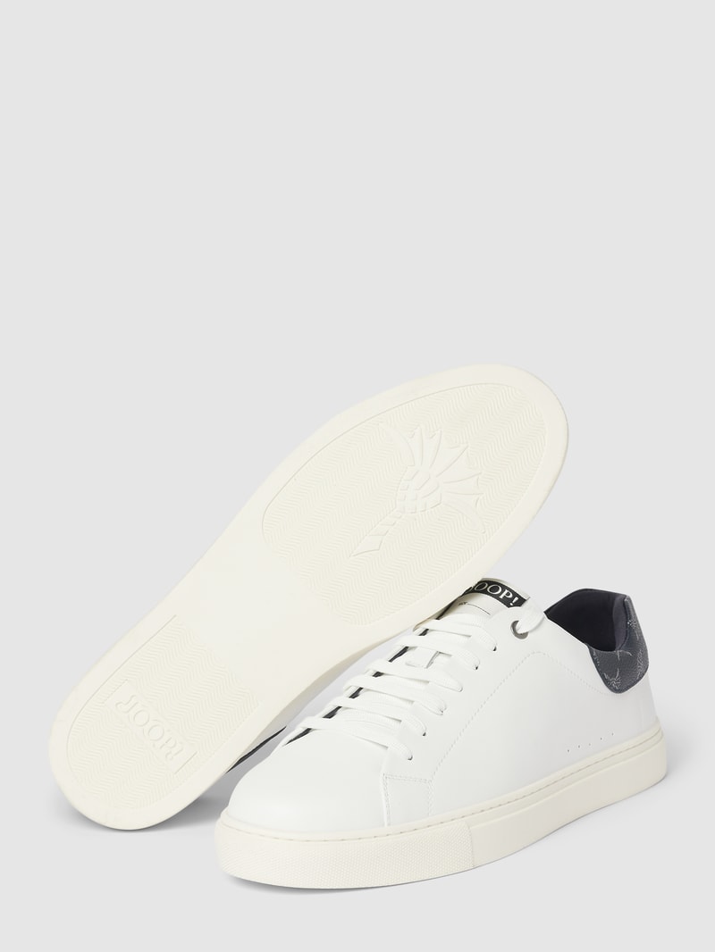 Sneaker mit Label-Detail Modell 'cortina' in weiß