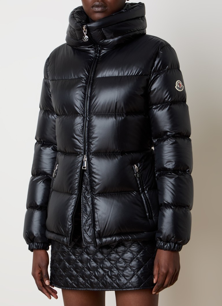 Moncler Douro dūnu jaka ar dūnu pildījumu un saliekamu kapuci