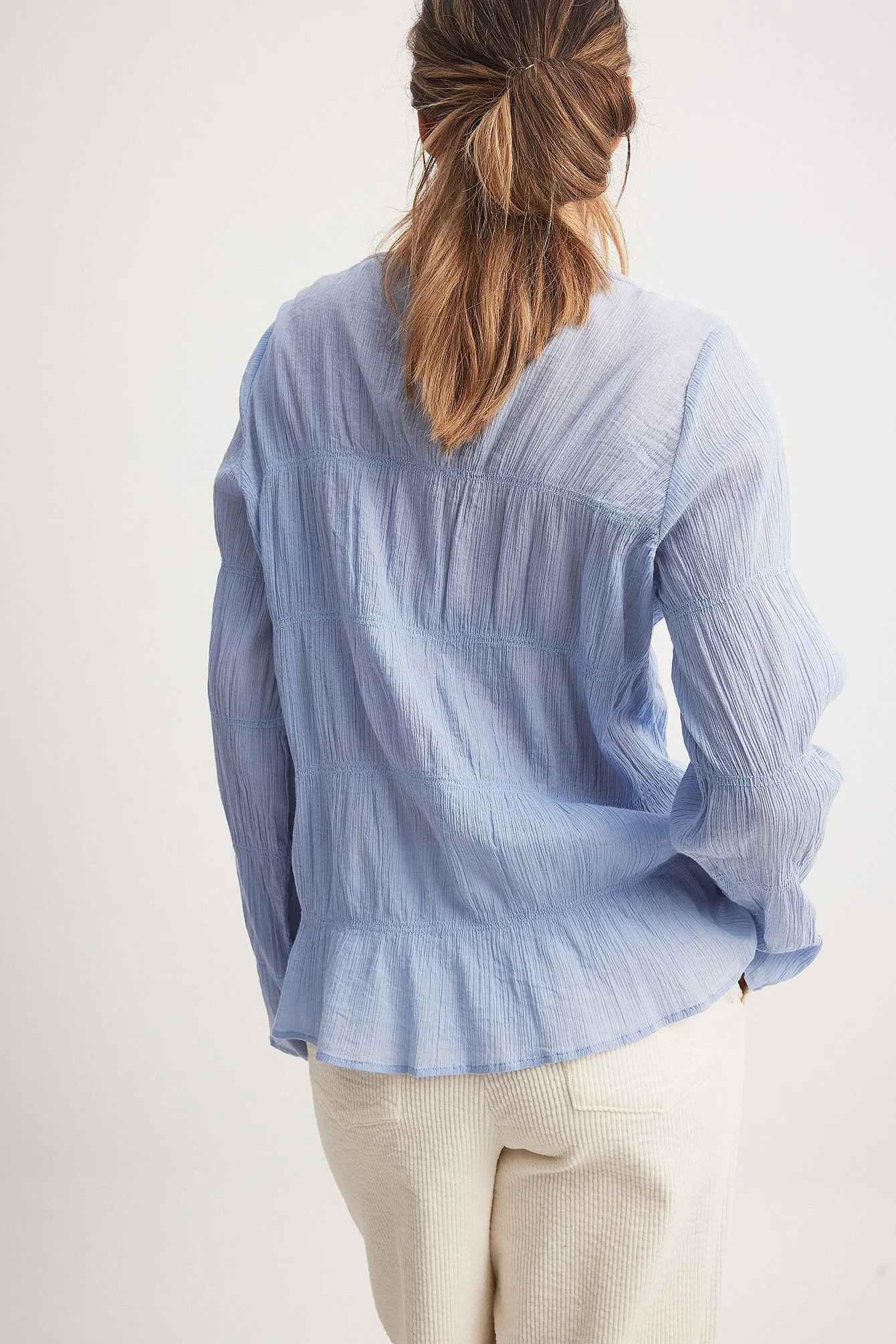 Langärmlige Bluse mit gesmoktem Detail