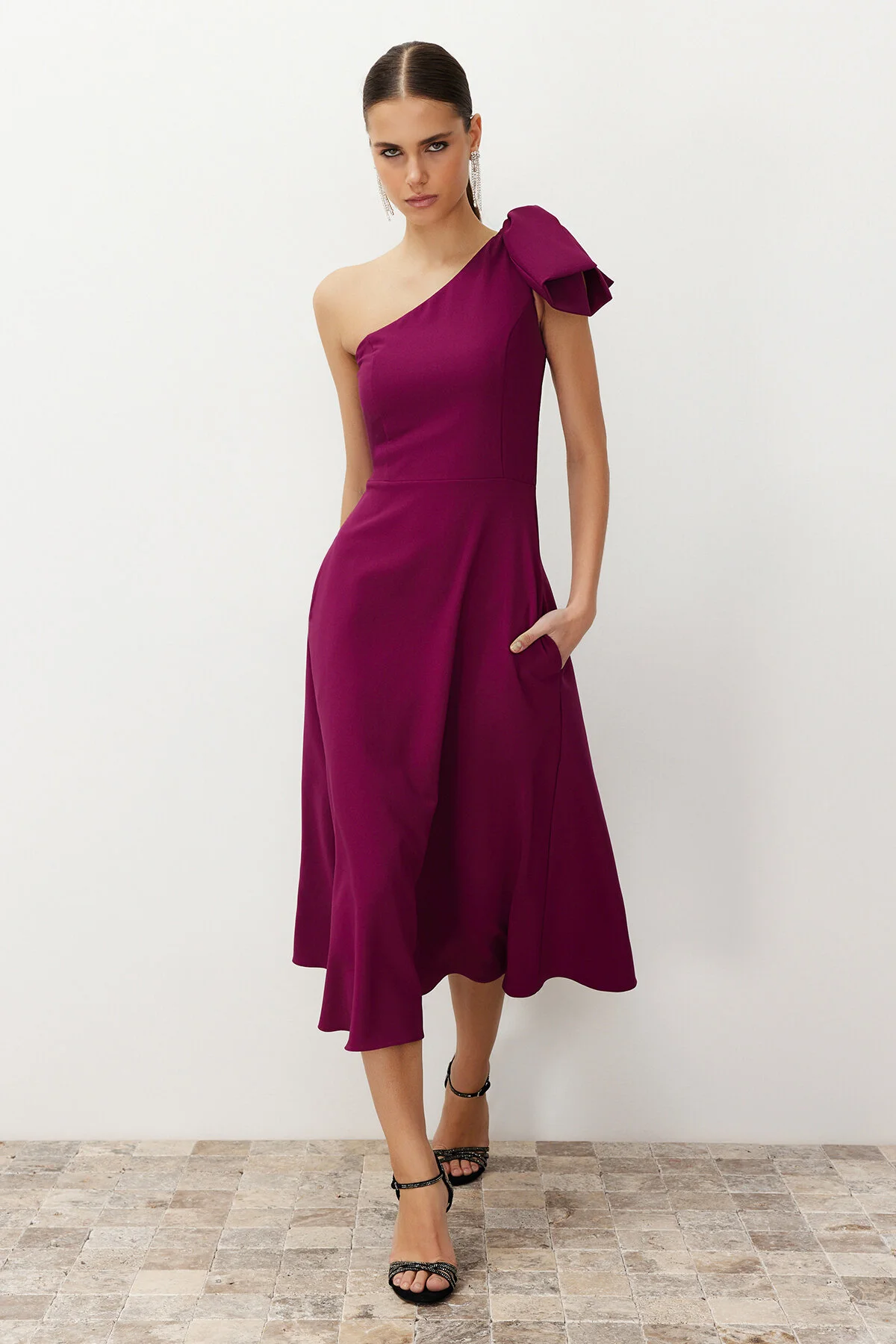 Trendyol Collection  Elegantes Abendkleid - Pflaumenfarbenes Schleifendetail