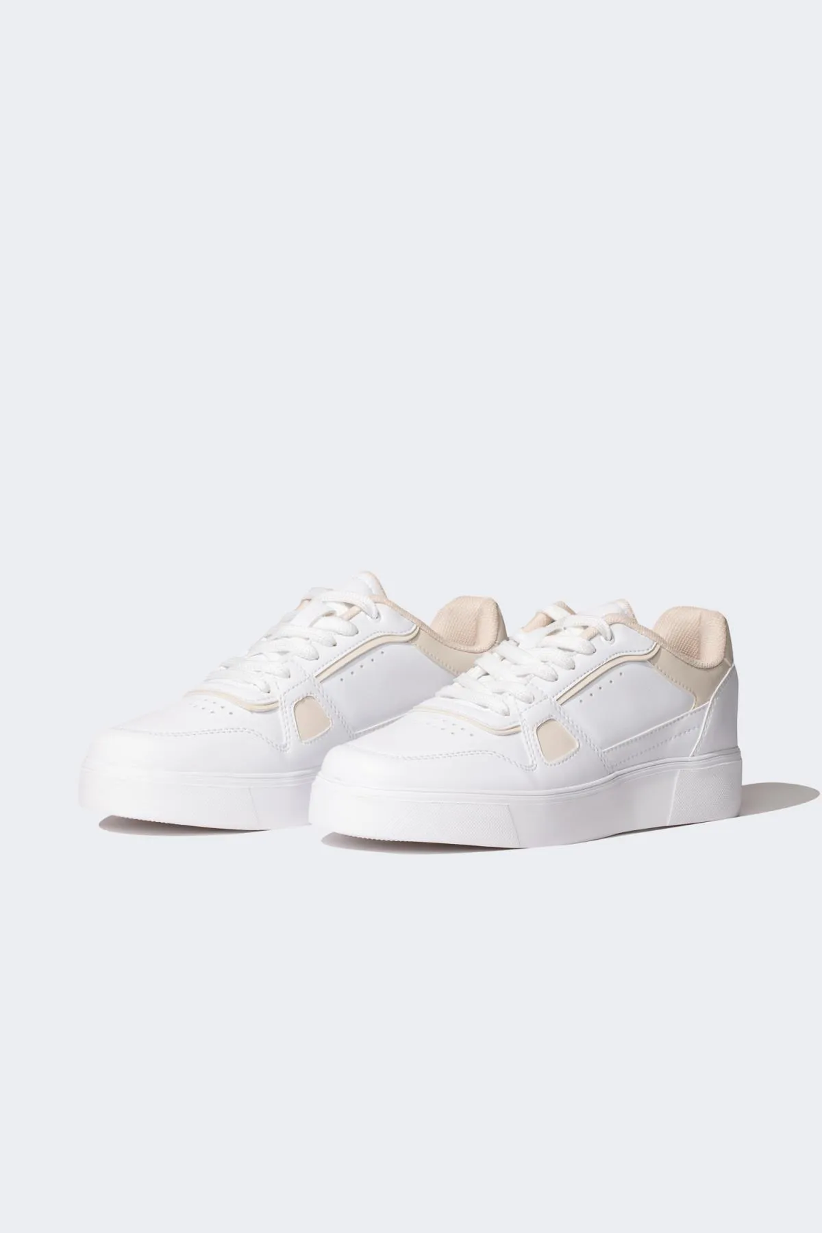 DeFacto  Damen-Sneakers mit flacher Sohle und Schnürung aus Kunstleder B9720axns