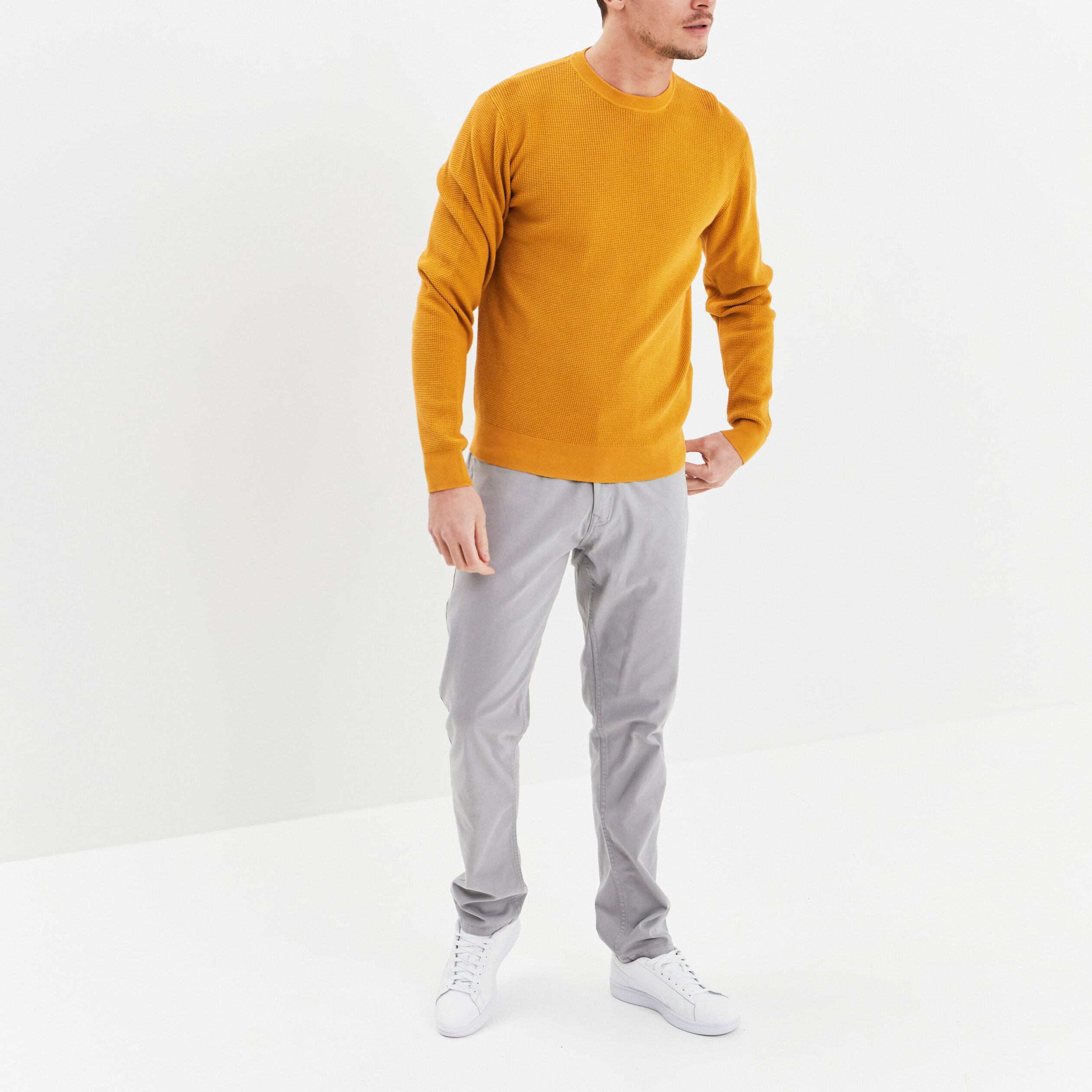 Pull avec col rond à relief jaune moutarde homme | La Halle