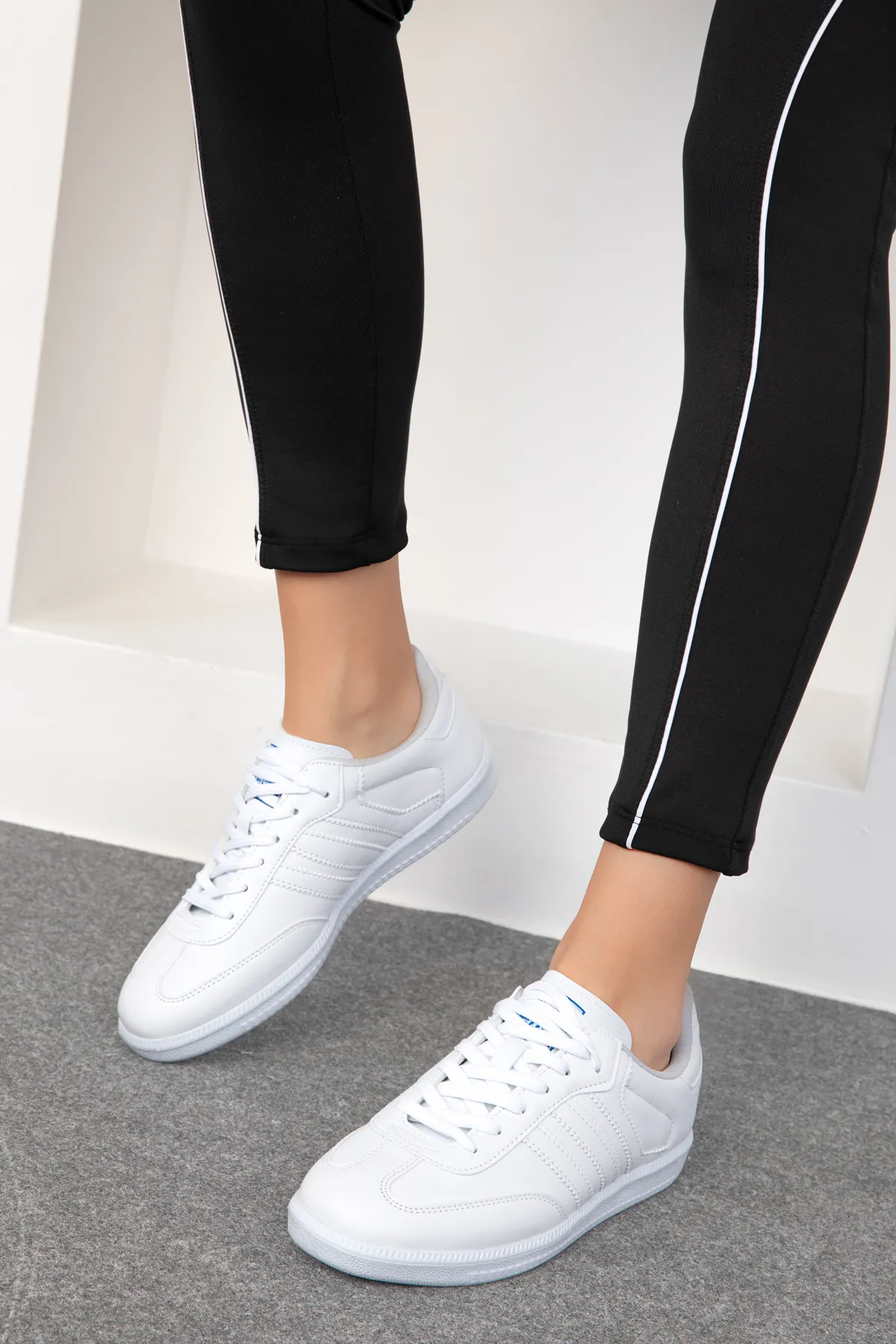 SOHO  Weißer Unisex-Sneaker 18880