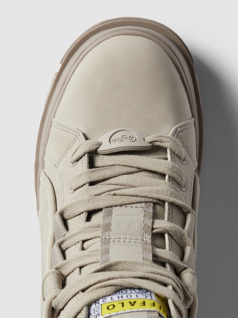 Boots mit Label-Detail in hellgrau