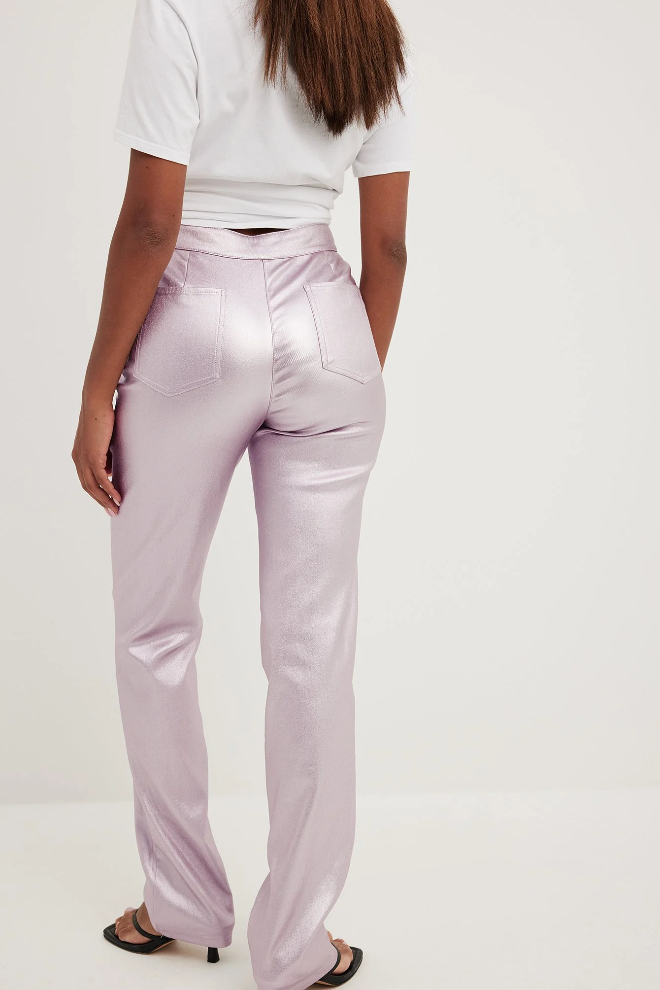 Glänzende Hose mit mittlerer Taille
