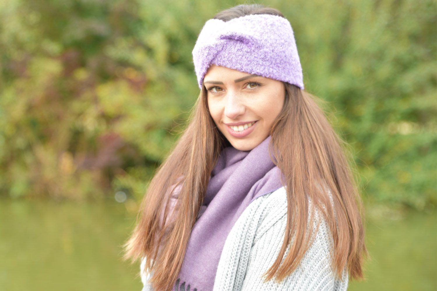 styleBREAKER Stirnband (1-St) Feinstrick Stirnband meliert mit Twist Knoten