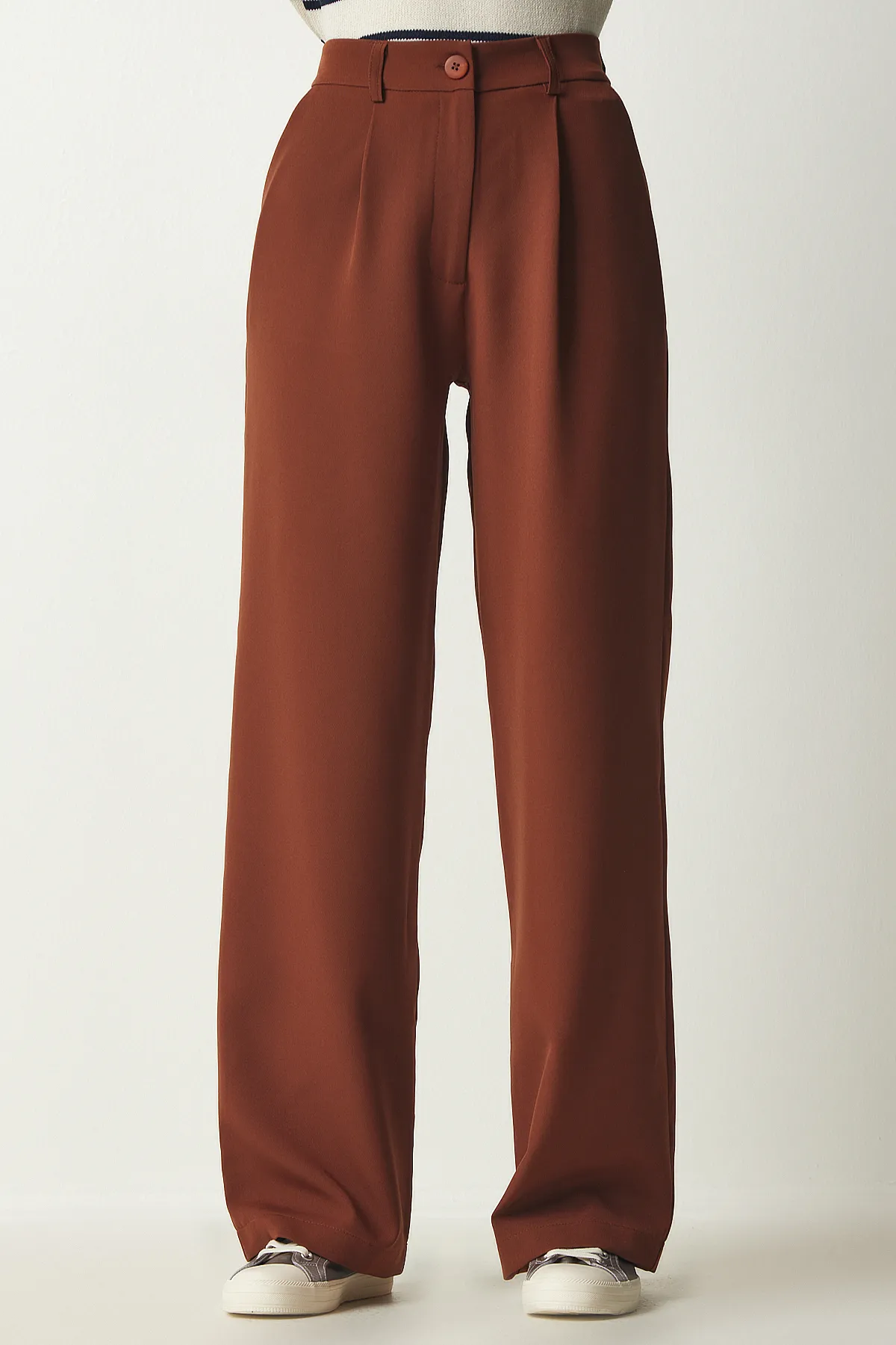 Happiness İstanbul  Damenhose aus gewebtem Stoff mit Fliesenfalten UB00188