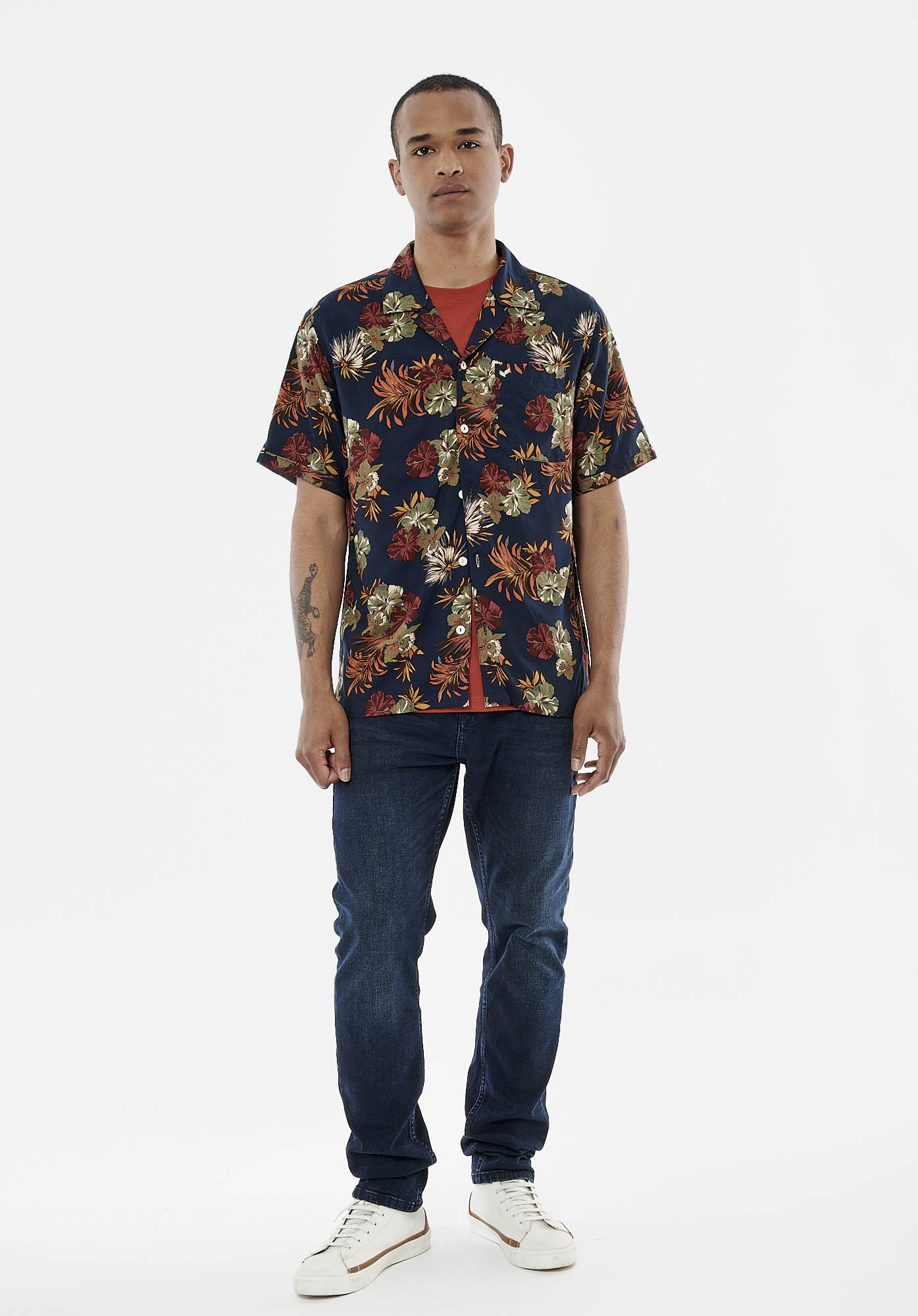 COOL   Chemise bleue marine fleurie homme