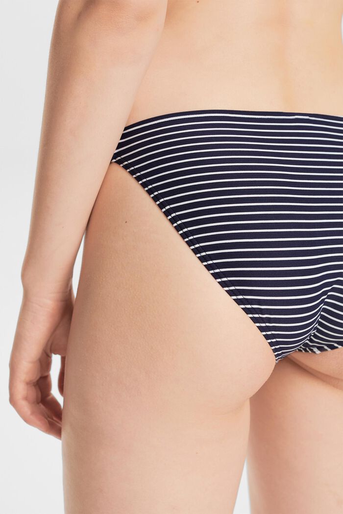 Recycelt: Slip mit Streifen