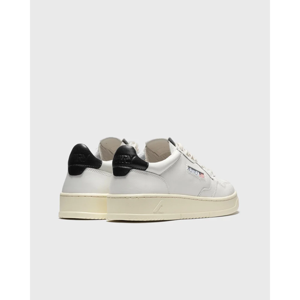 Autry Medalist Wmns Low AULWLL22 / weiss