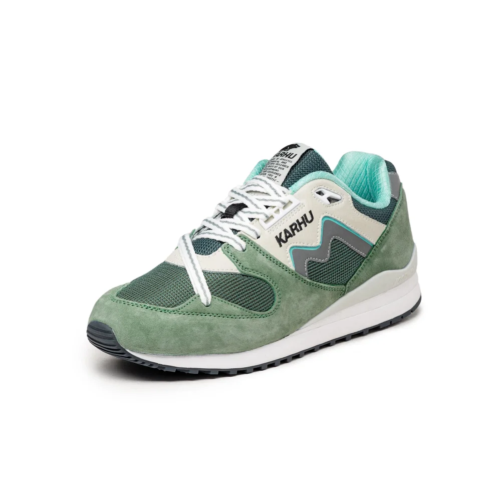 Karhu Synchron Classic F802678 / weiss