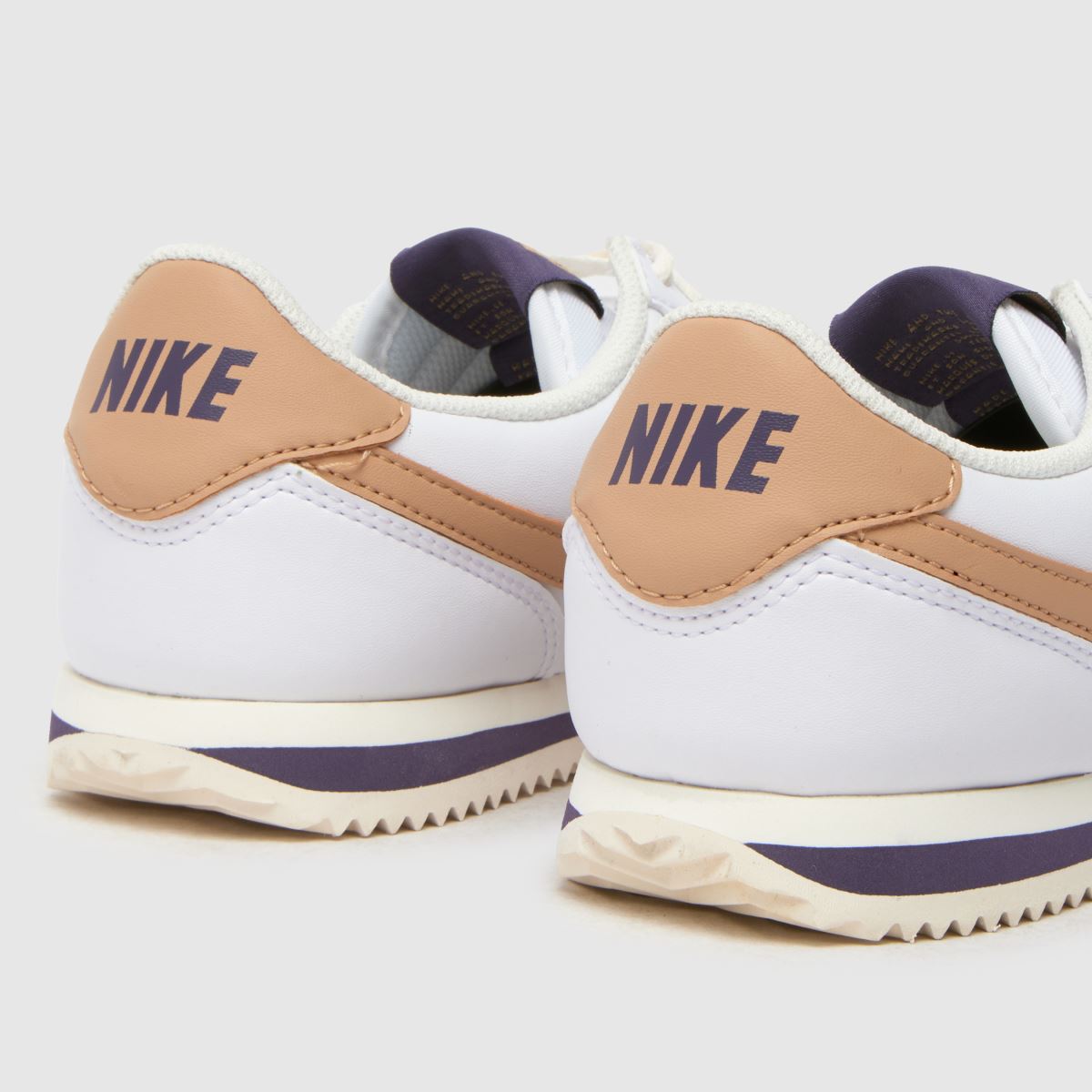 Nike vita och beige Cortez ungdomsskor