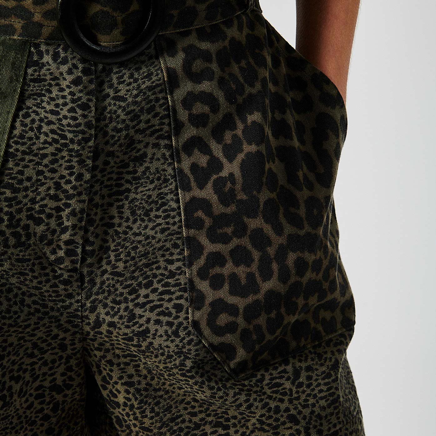CONTI  Short kaki imprimé femme