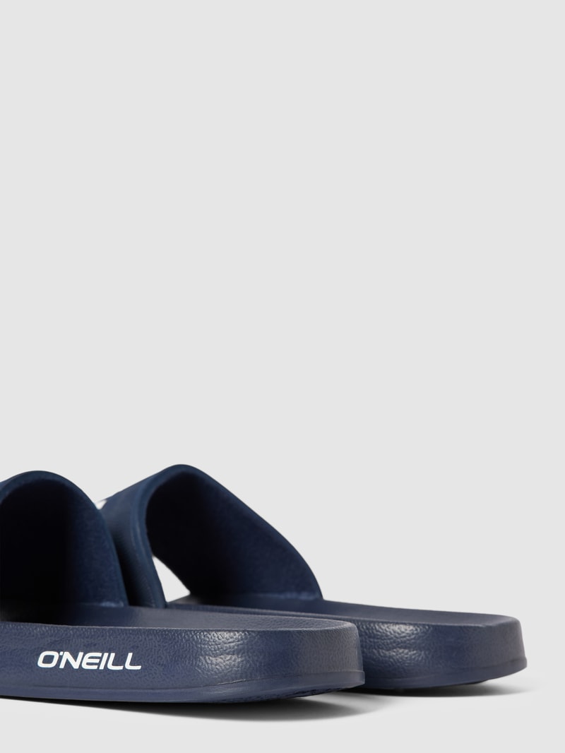 Slides mit Label-Applikation in dunkelblau