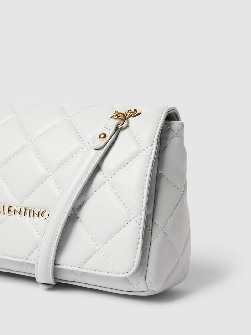Crossbody Bag mit Label-Applikation Modell 'OCARINA' in hellgrau