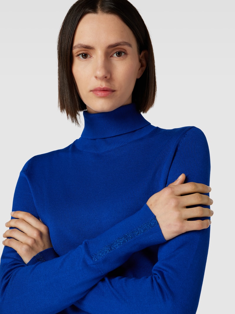 Rollkragenpullover mit gerippten Abschlüssen in royalblau