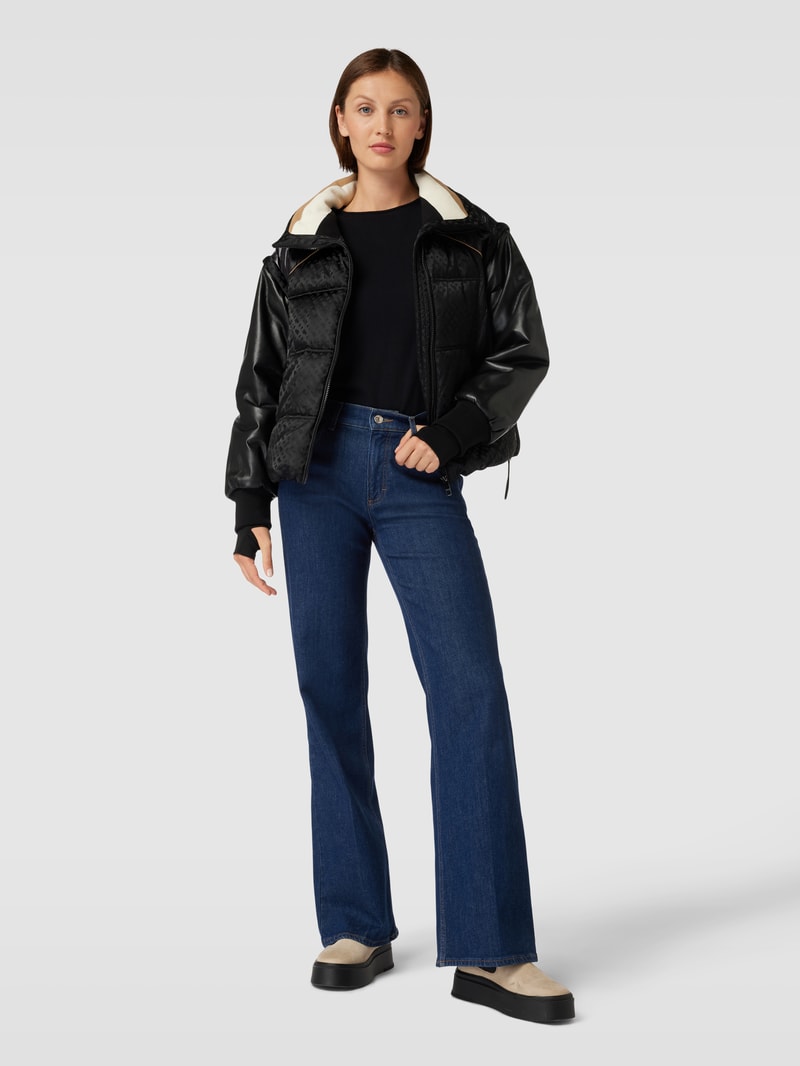 Steppjacke mit Stehkragen Modell 'Alica' in schwarz