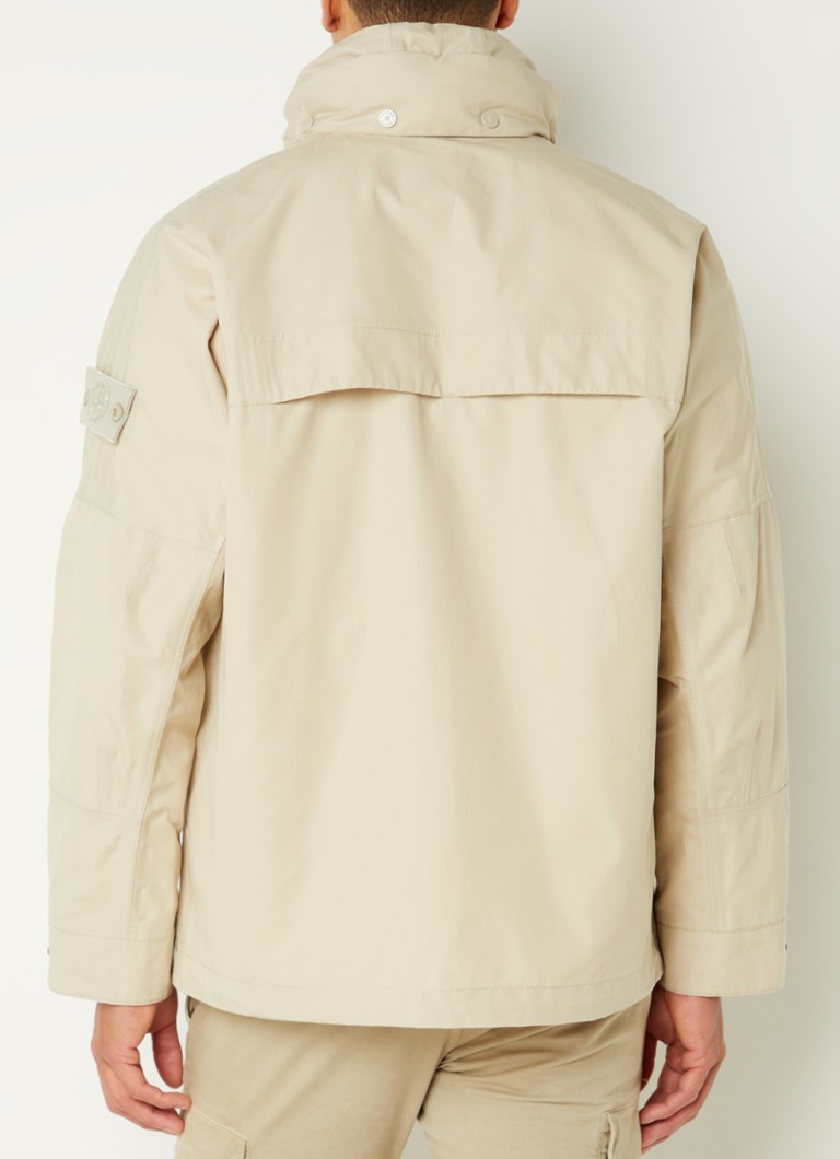 Αντιανεμικό Stone Island 433F1 από οργανικό βαμβάκι με τσέπες αερισμού και λογότυπο