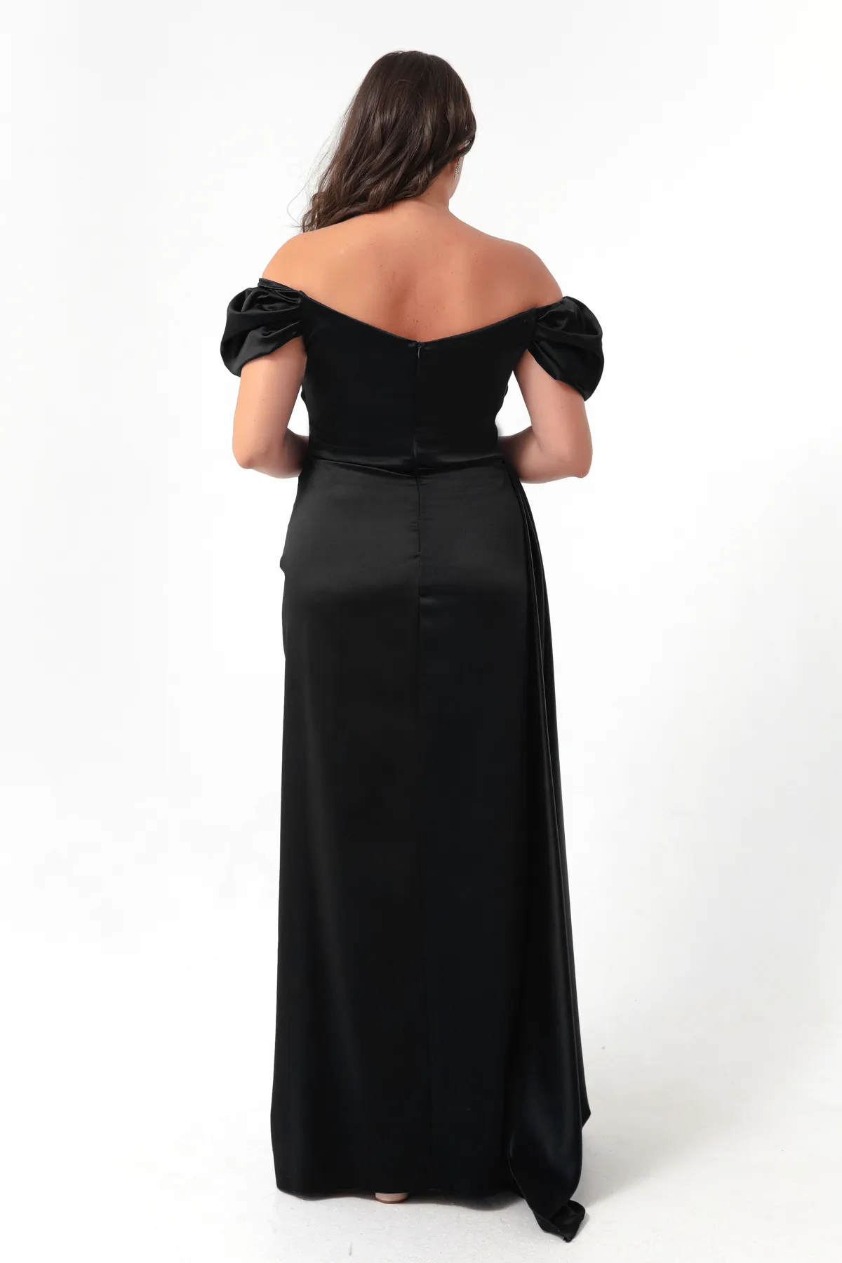 Lafaba  Schwarzes, trainiertes, langes Satin-Abendkleid und Abschlusskleid mit U-Boot-Ausschnitt für Damen