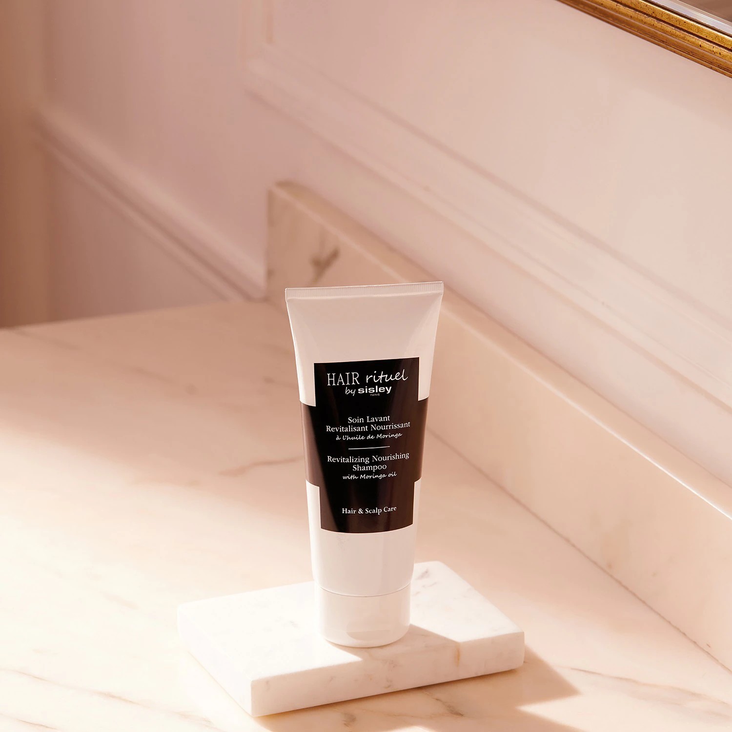Soin nettoyant nourrissant et revitalisant Sisley