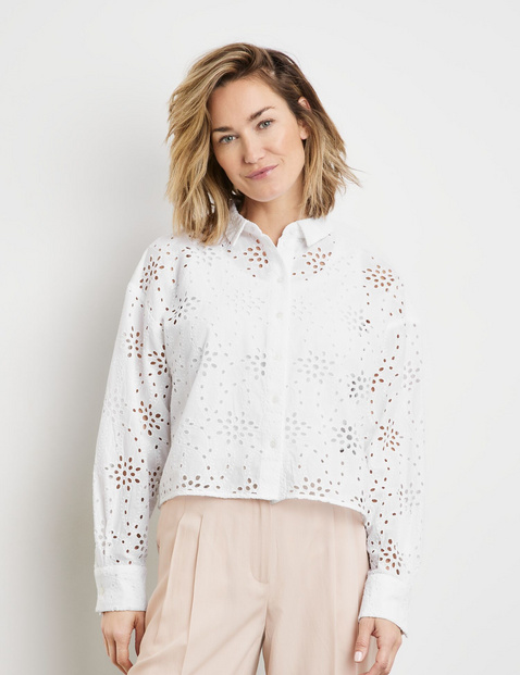 Bluse mit dekorativem Lochmuster