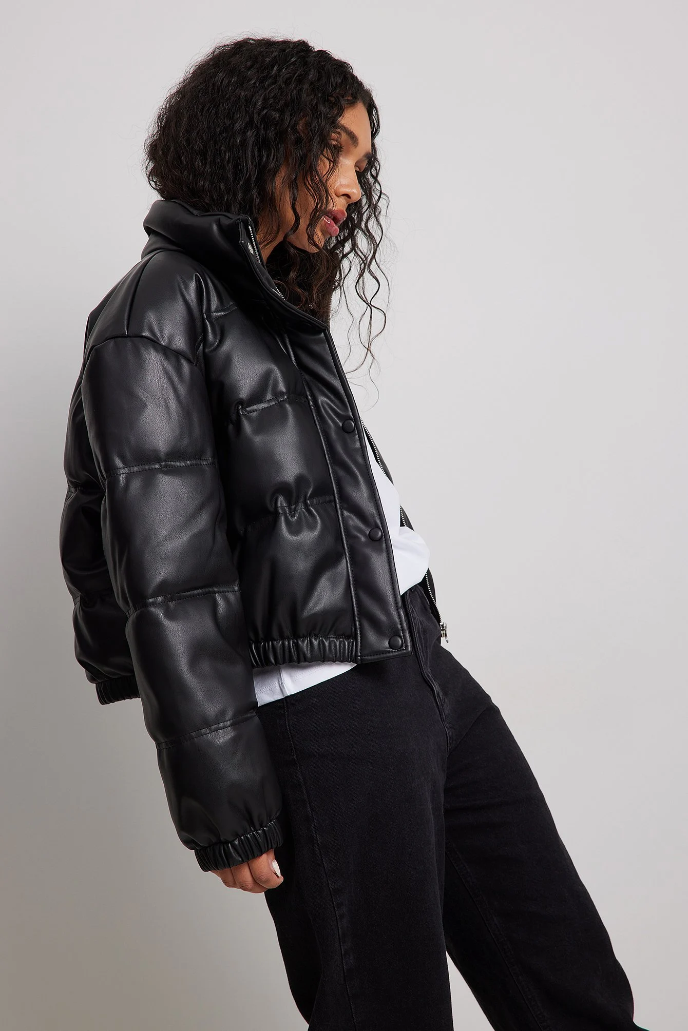 Gepolsterte cropped Jacke aus PU