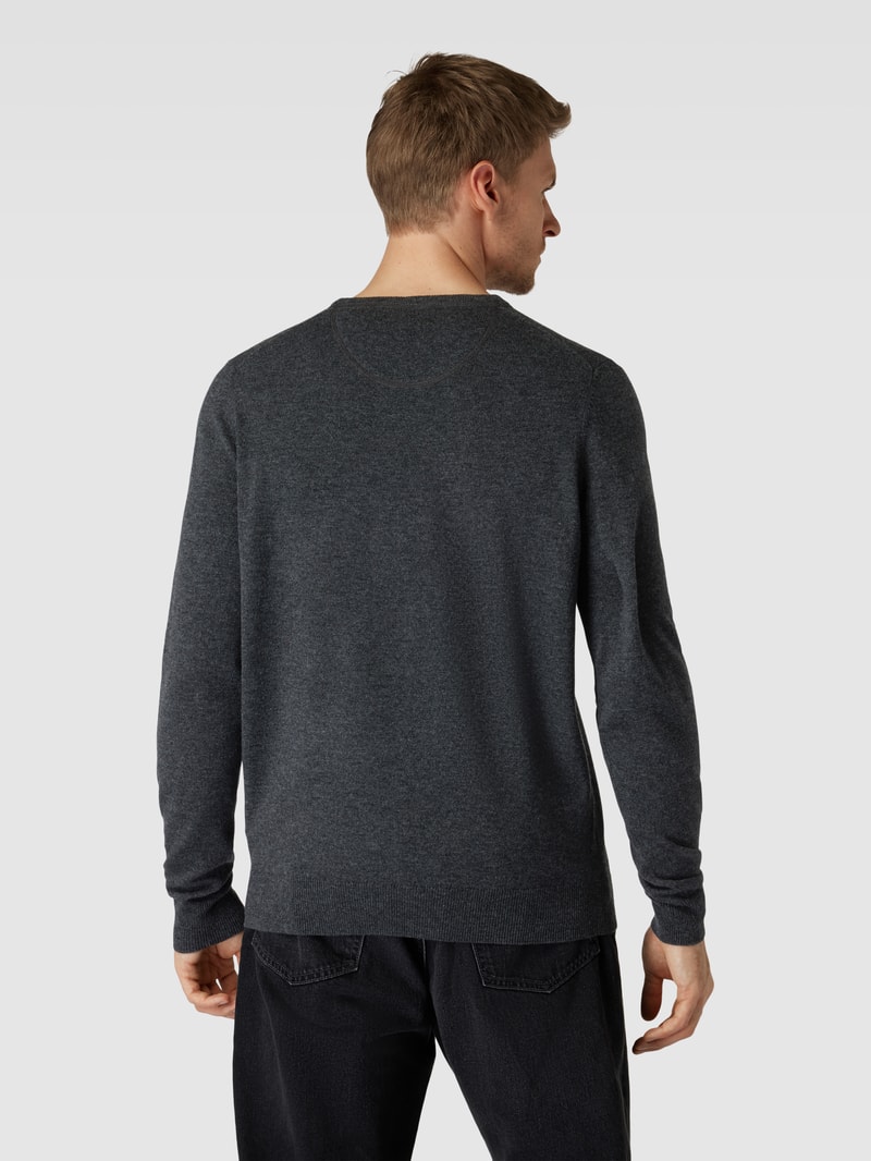 Strickpullover mit Rundhalsausschnitt in dunkelgrau