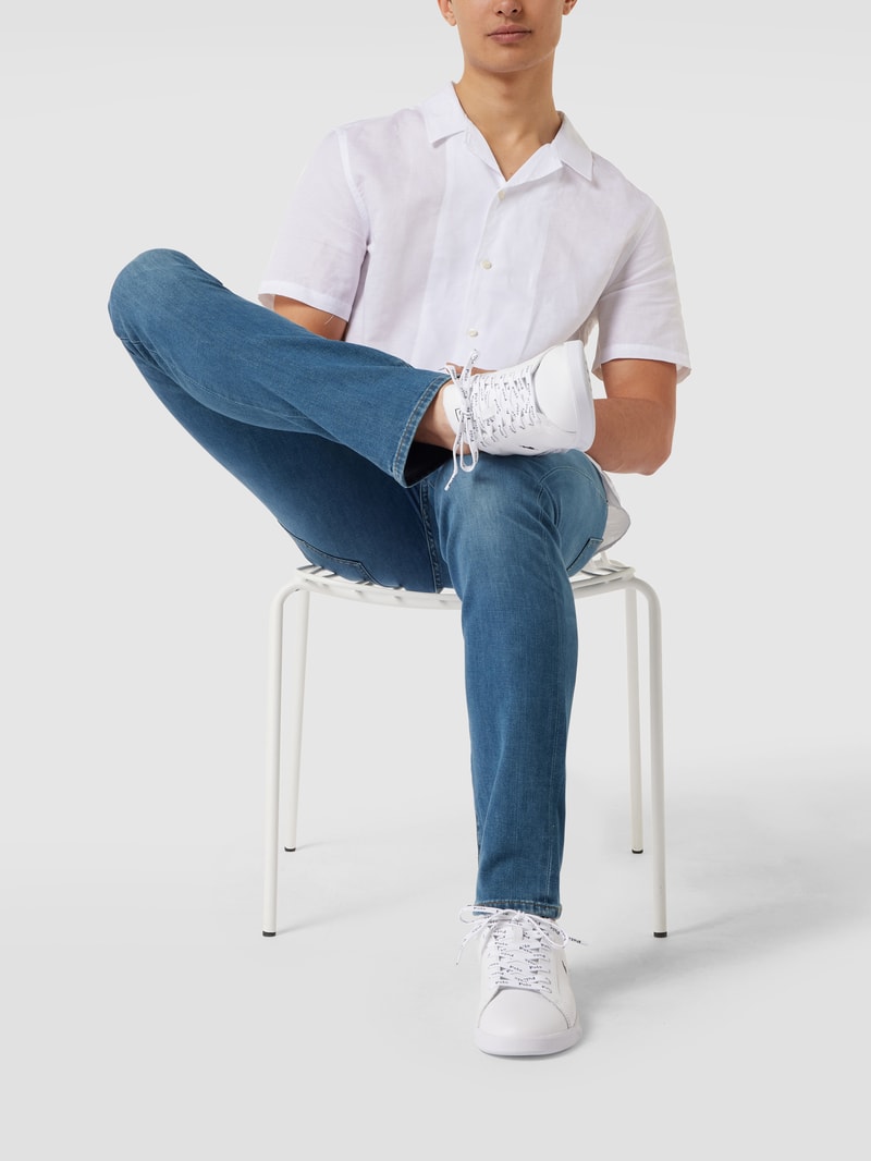 Sneaker mit Label-Print in weiß