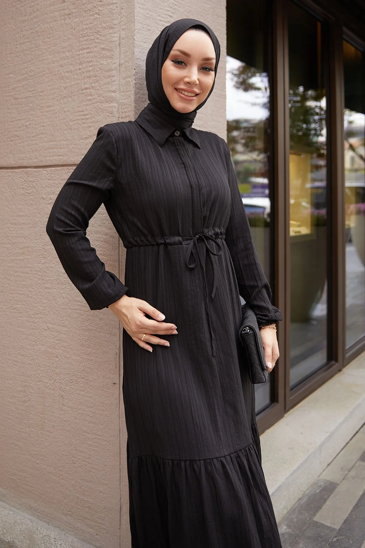 InStyle  Aliza Tunnelkleid mit Gürtel – Schwarz