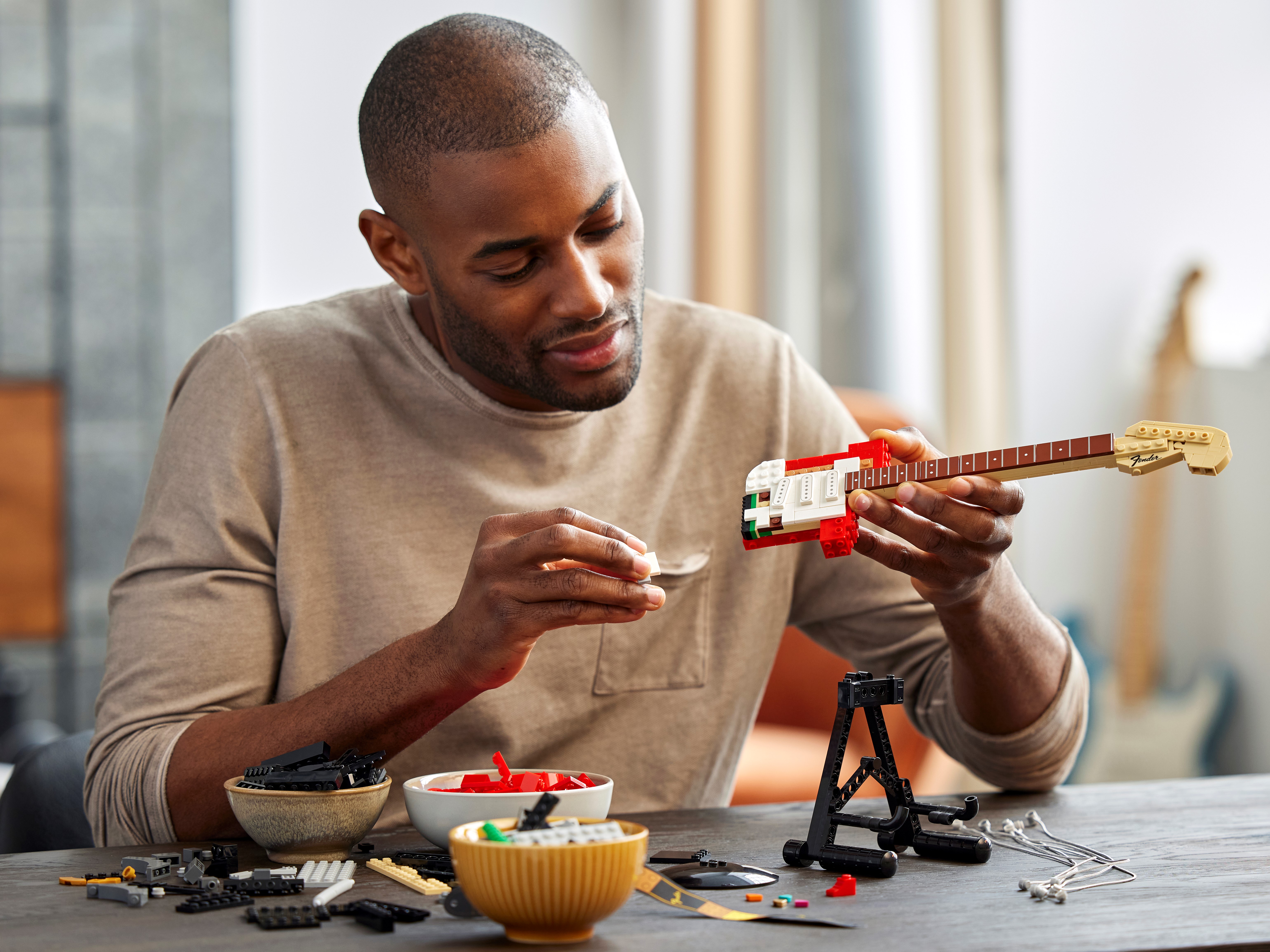 LEGO® Ideas Fender® Stratocaster™ 21329