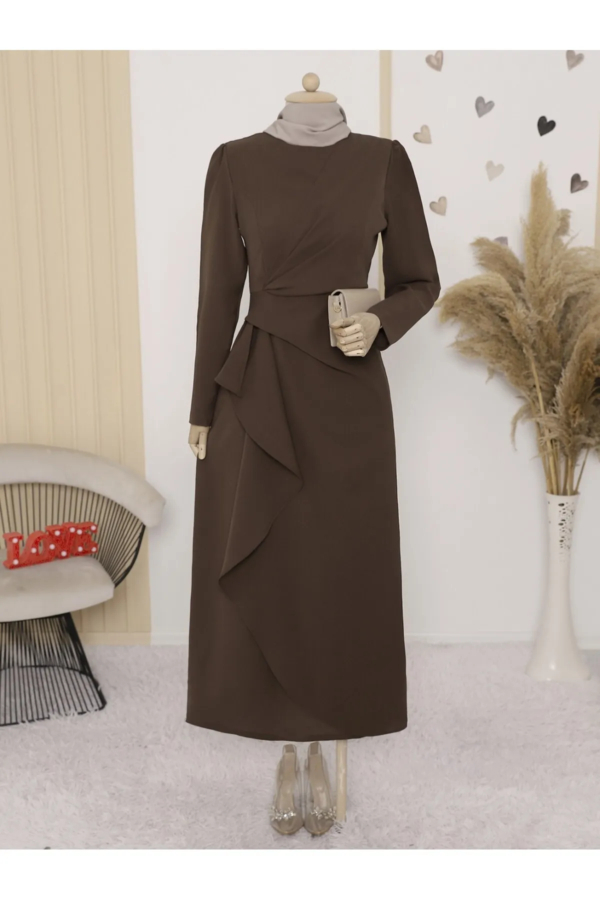 Modamorfo  Asymmetrisches Kreppkleid mit Aller-Front und Rock