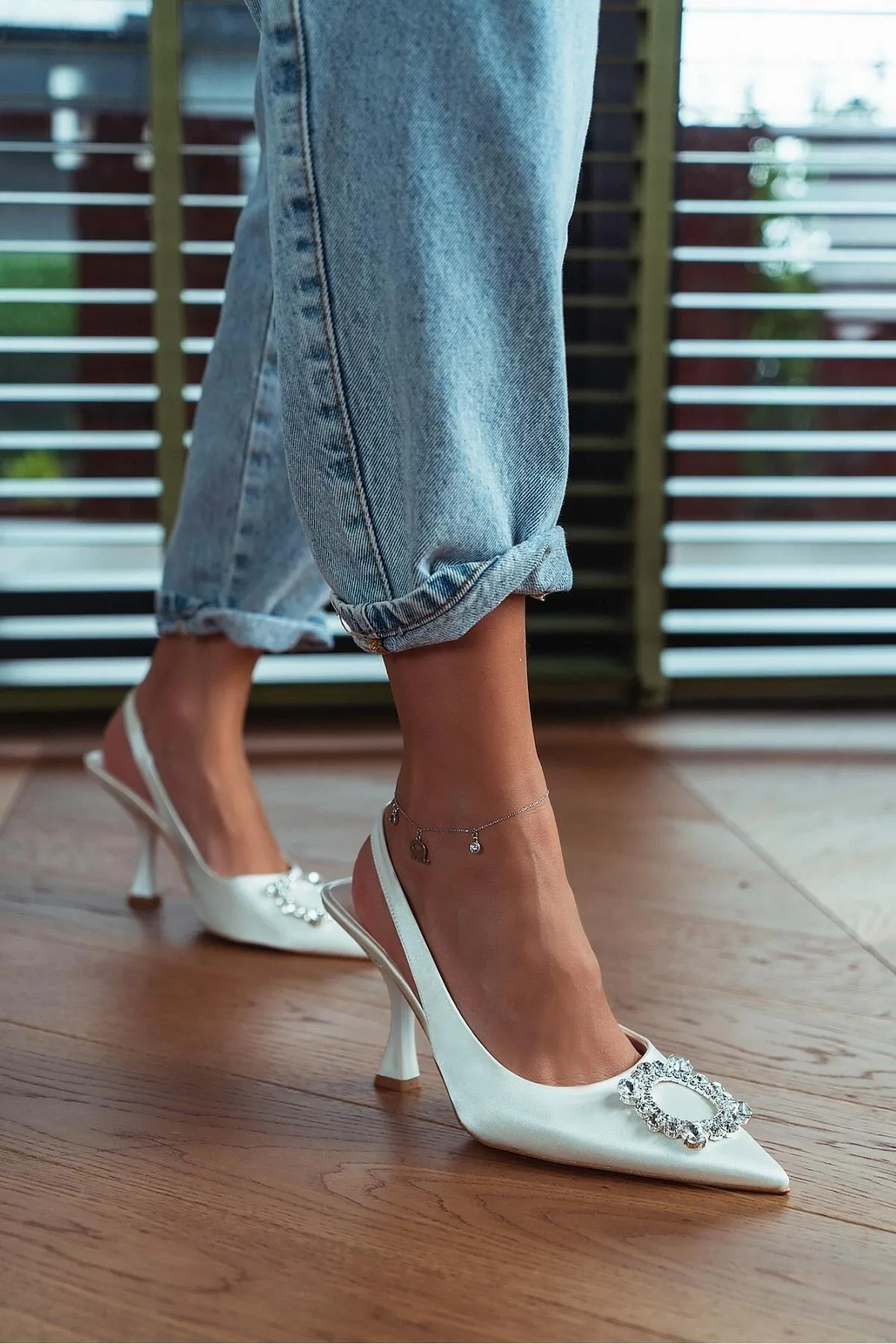 NİŞANTAŞI SHOES  Amara Sedef Satin Stone Detaillierte Damenschuhe mit Absatz