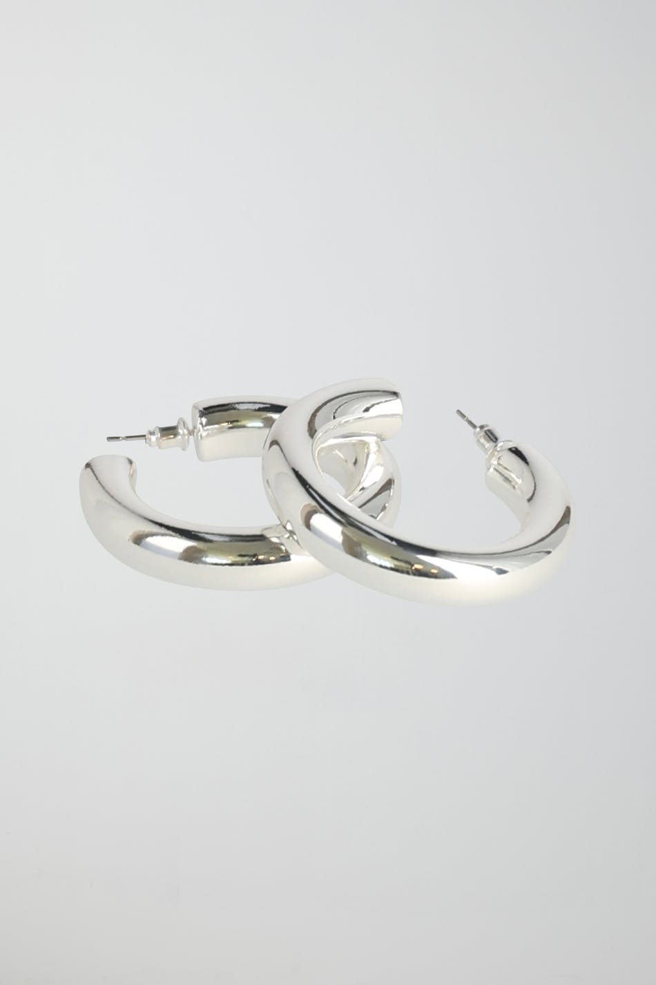 Big hoops earrings