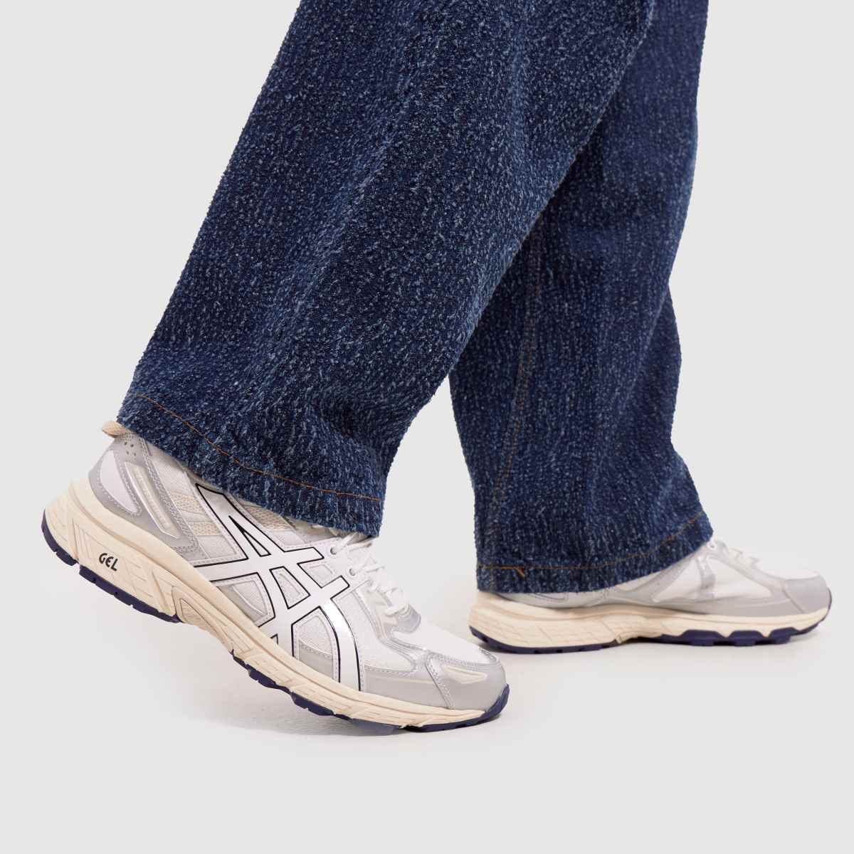 ASICS Gel-Venture 6 – Vita, flerfärgade träningsskor