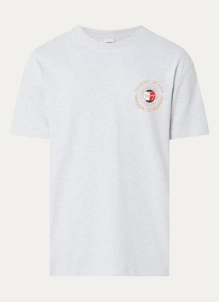 Tricou Tommy Hilfiger cu logo și imprimeu pe spate.