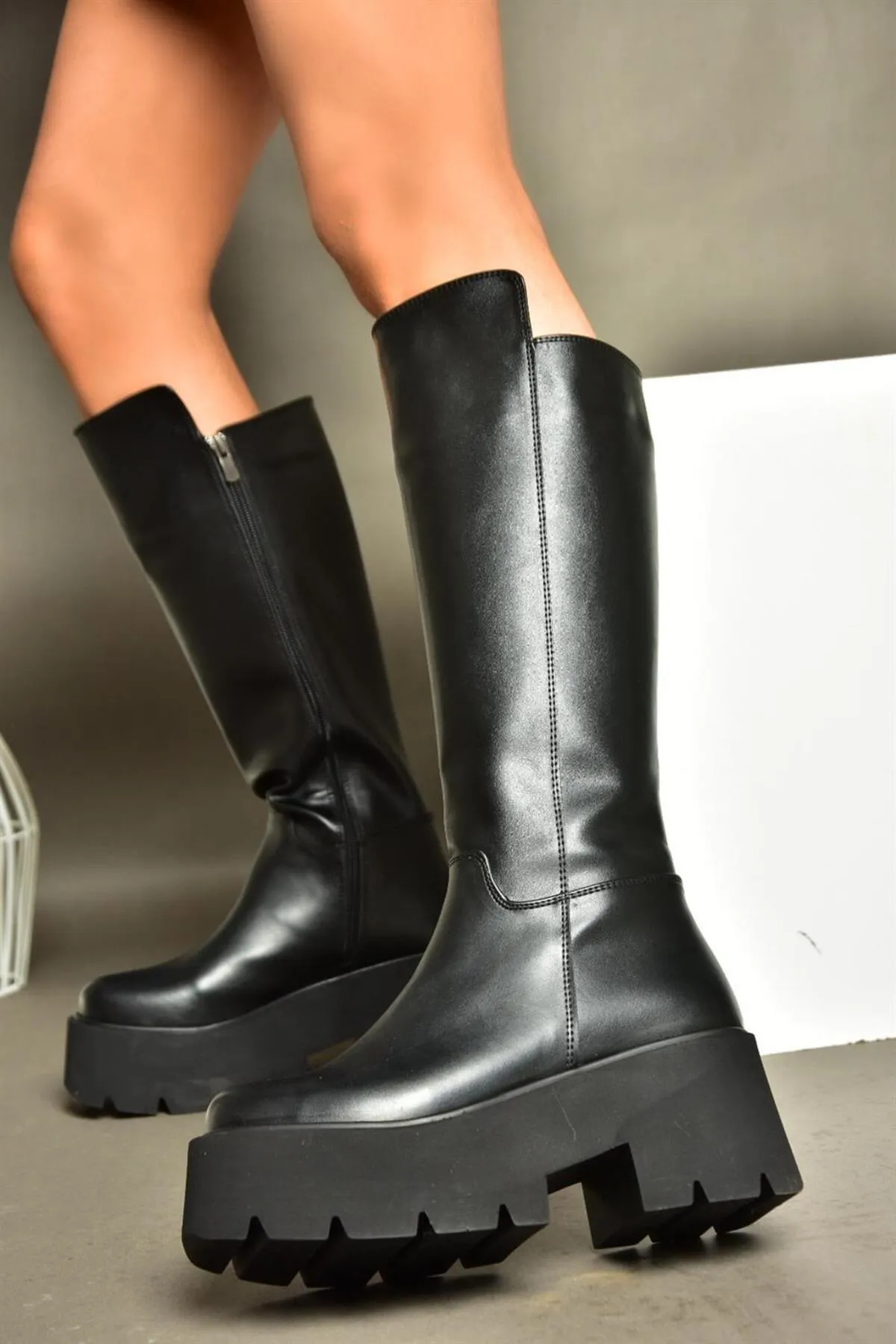 Fox Shoes  R610132009 Schwarze Damenstiefel mit dicken Sohlen