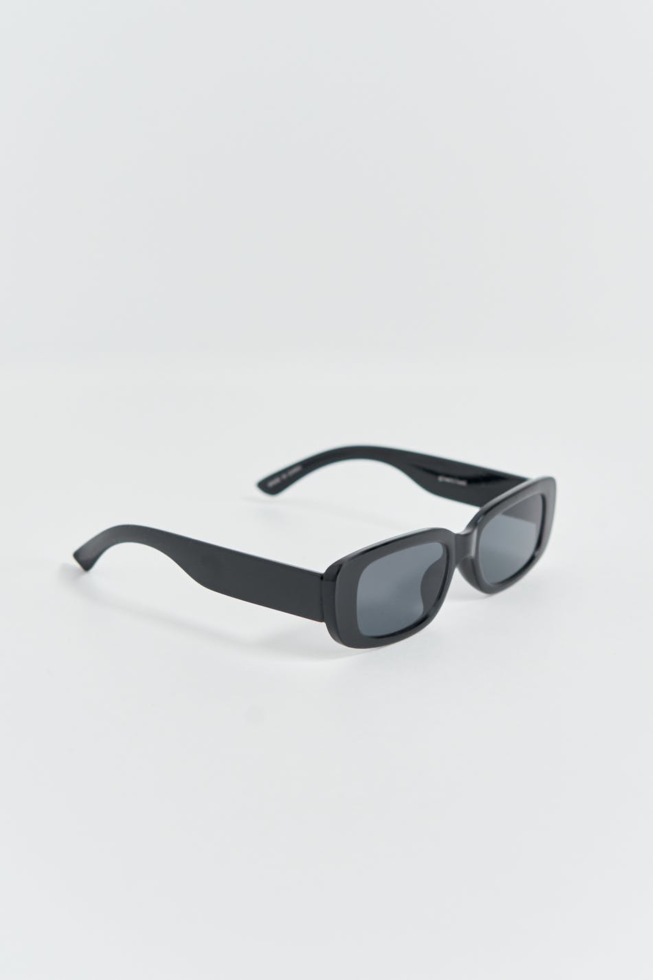 Slim rectangular sunglasses